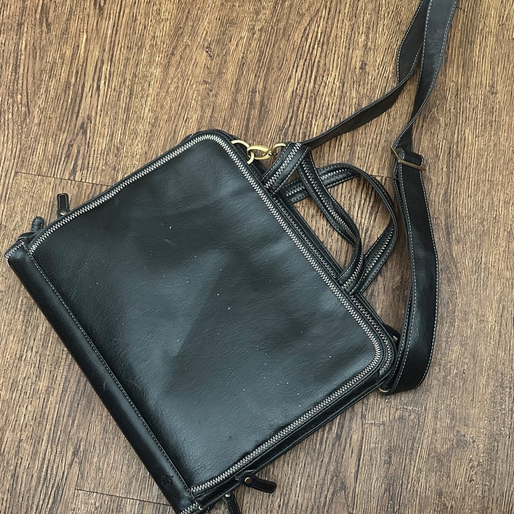 Franklin Covey Black Leather Messenger Bag